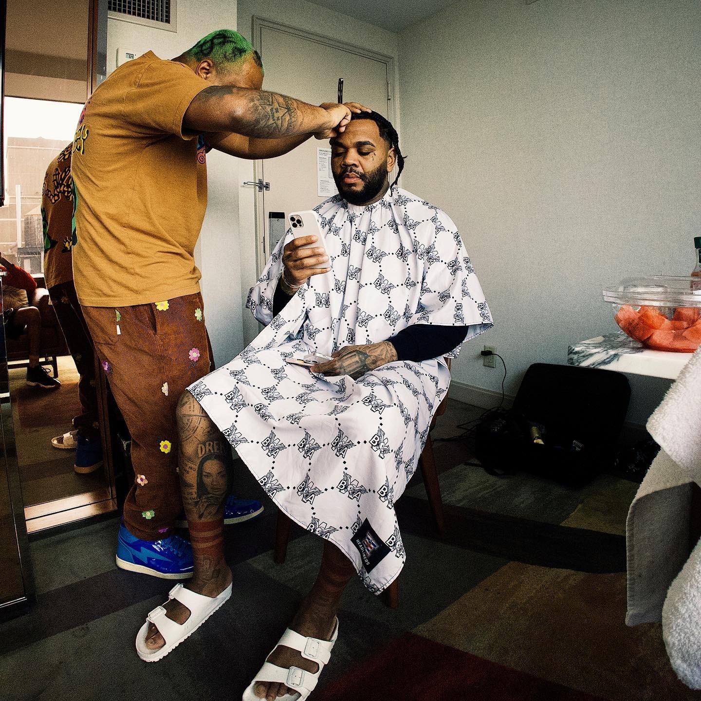 Ben The Barber 101 - On tour with Kevin Gates, hotel suite